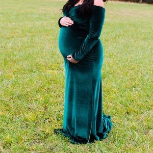 Beautiful maternity dress!